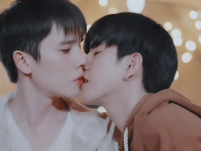《亲爱的占卜师》6集+小说  这集NC来啦！！野外…… 而且还是老婆主动的，恋爱后，高冷医生立马秒变粘人小狗。 他两真的甜度超标！哭包占卜师✘毒舌医生